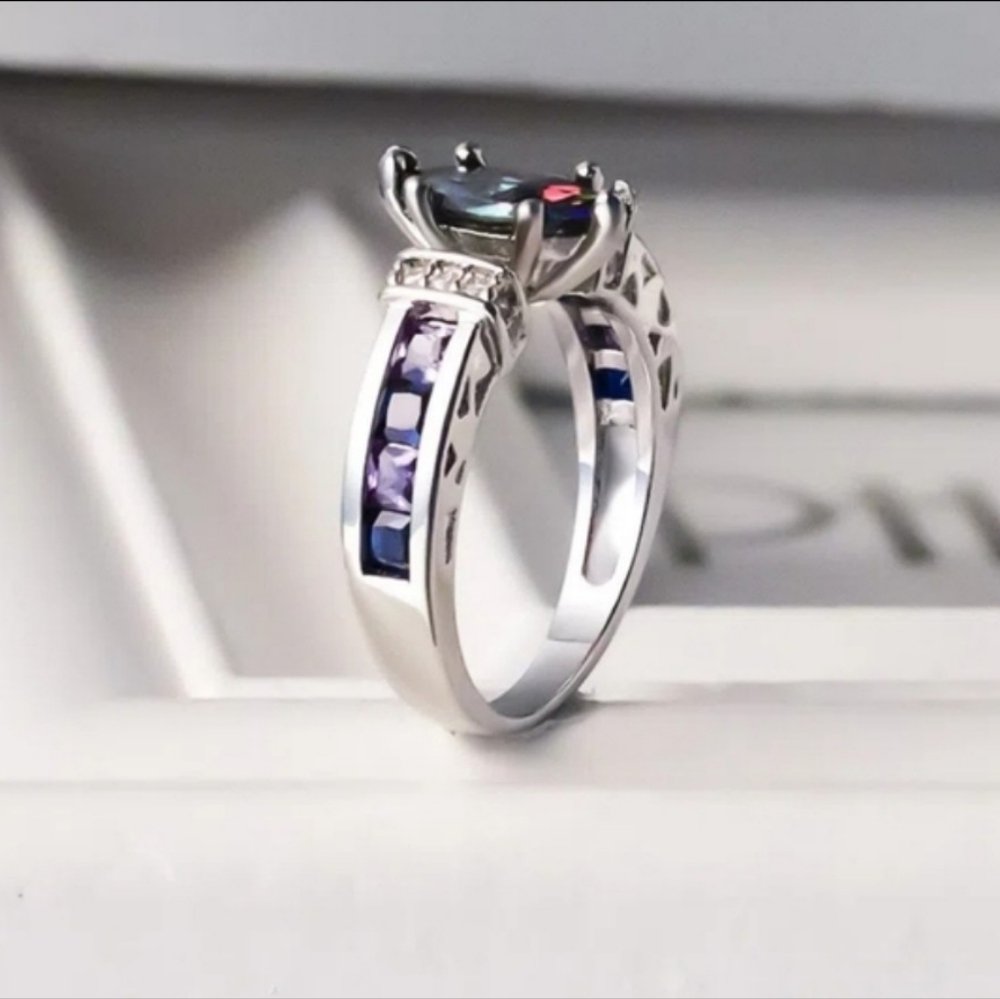 Women's ring - Picture 2 of 5
